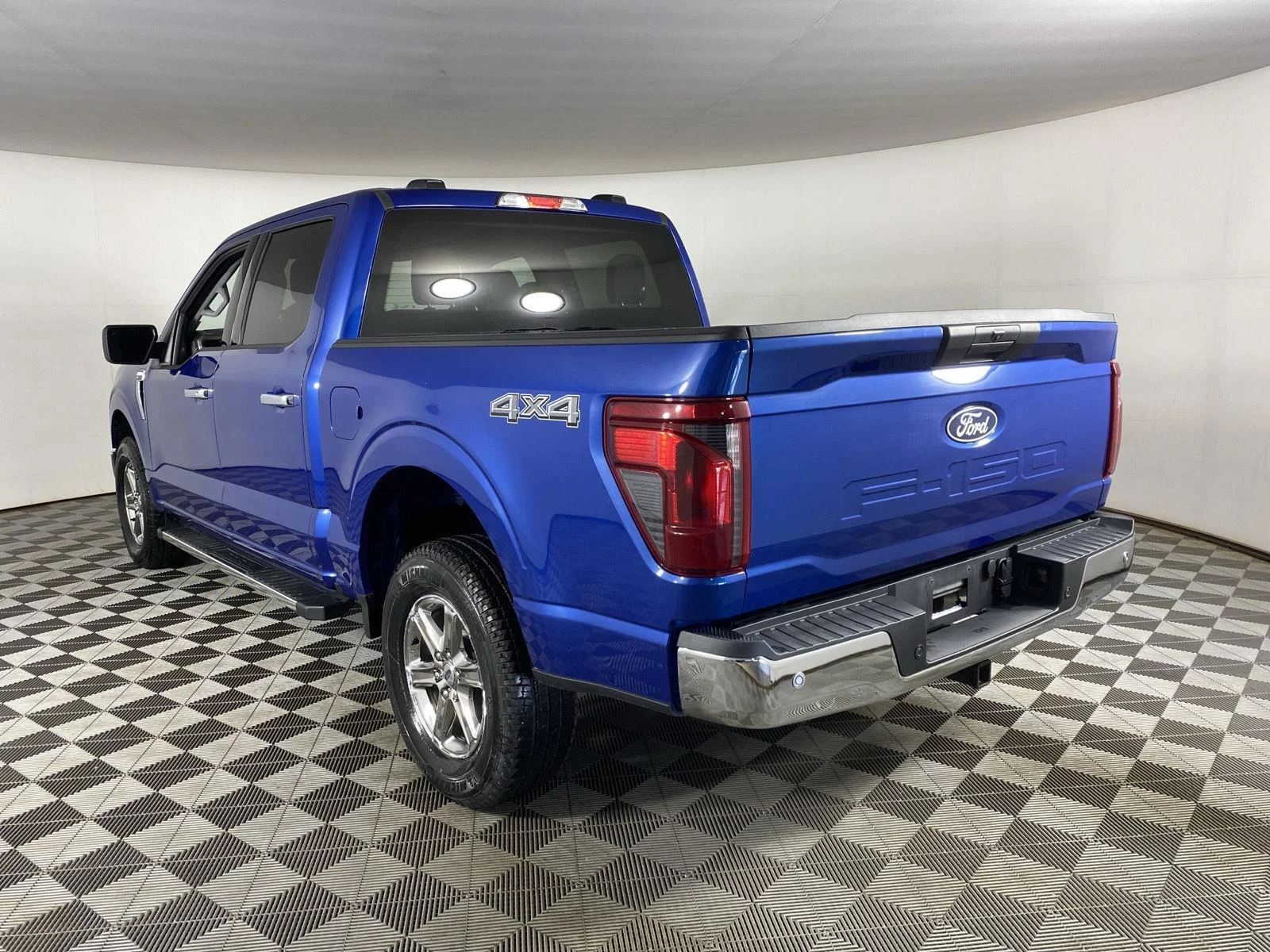 Used 2025 Atlas Blue Ford XLT image 5