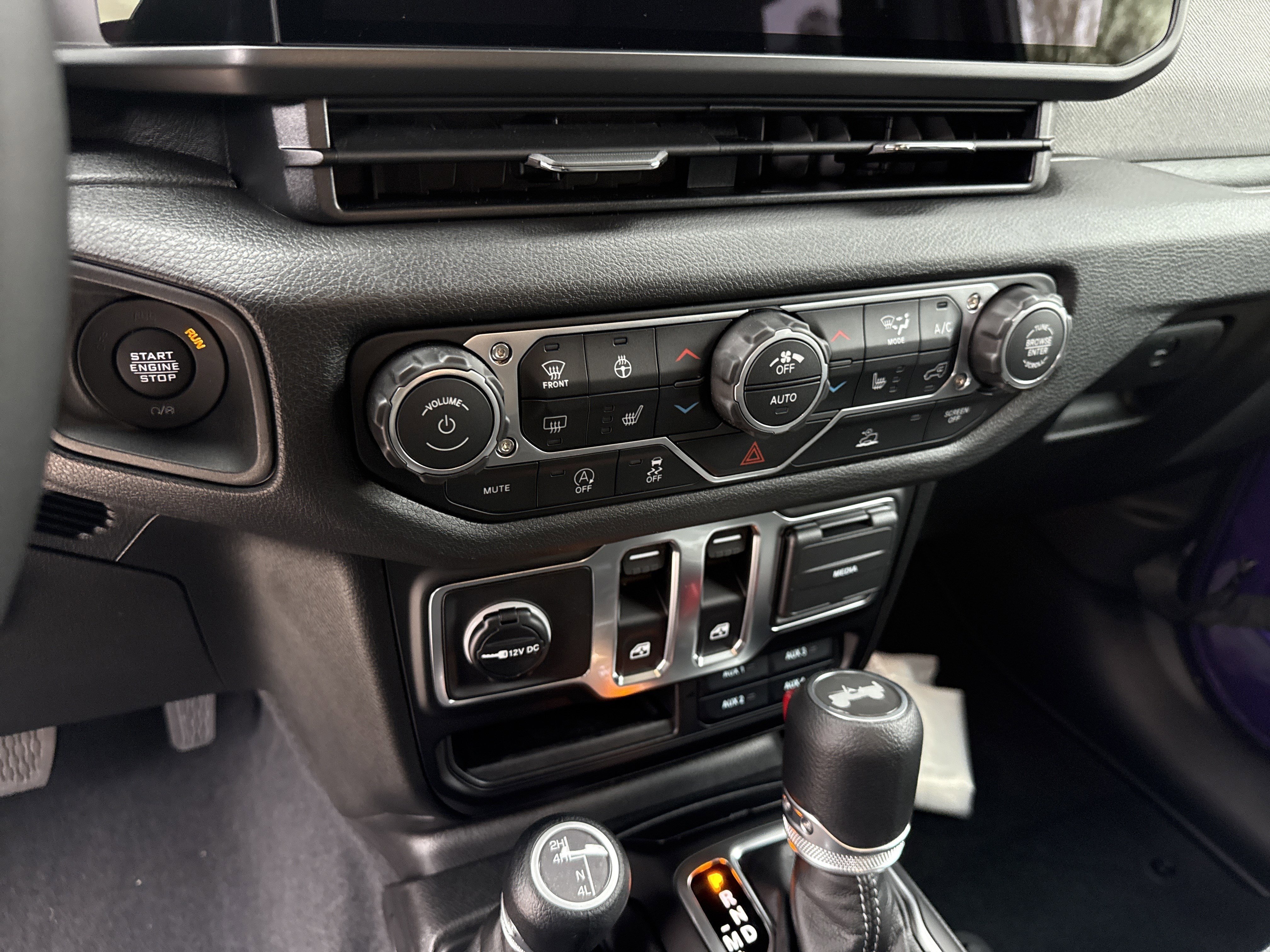 New 2026 Reign Jeep Sport S image 27