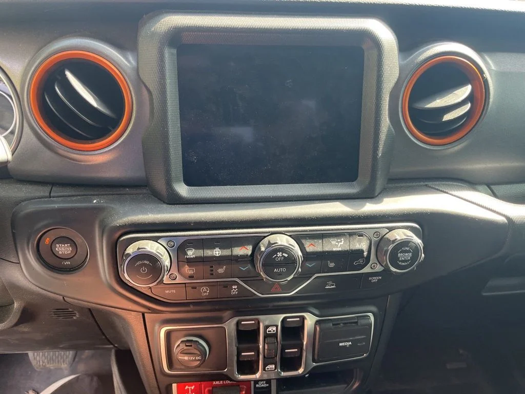 Used 2022 Black Jeep Mojave image 22