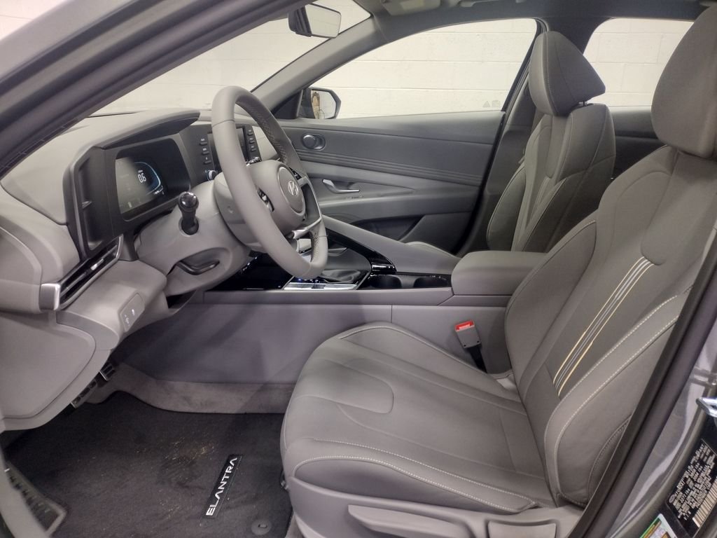 Used 2026 Gray Hyundai SEL Sport image 18