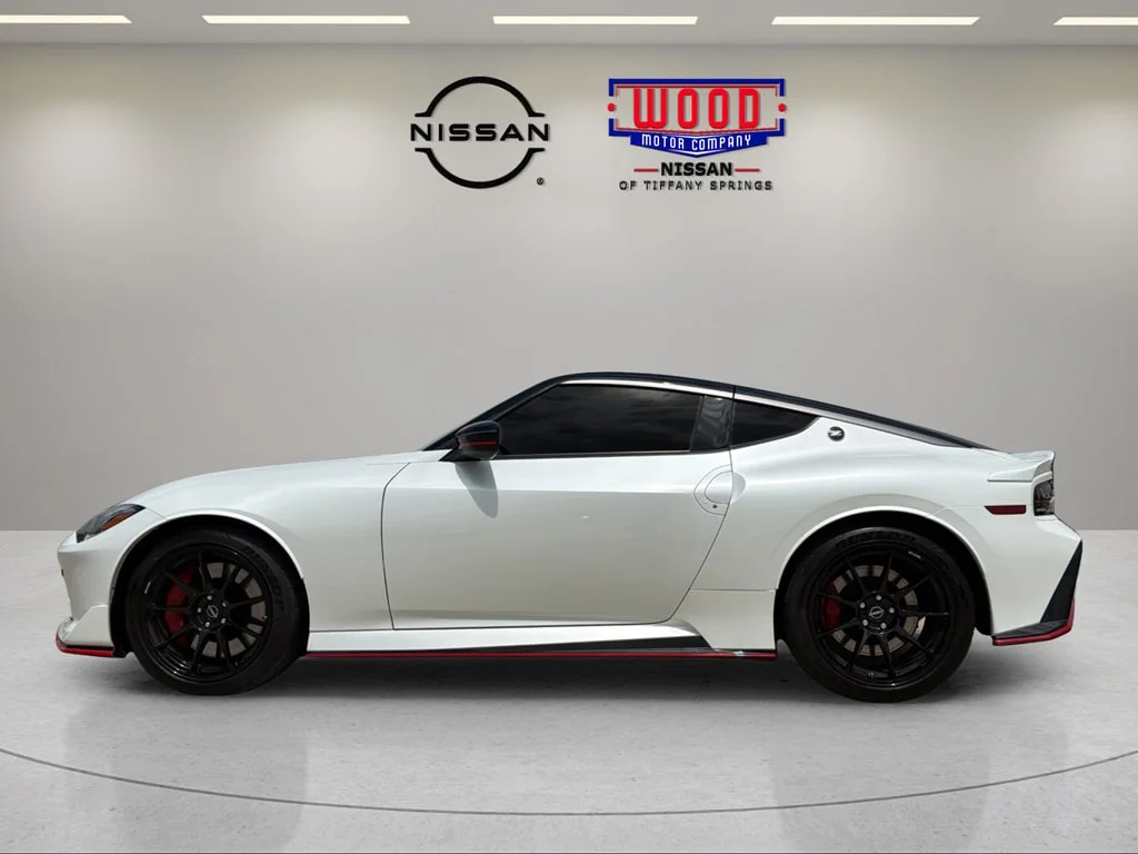 Used 2024 Everest White Pearl Tricoat Super Black Nissan NISMO image 5