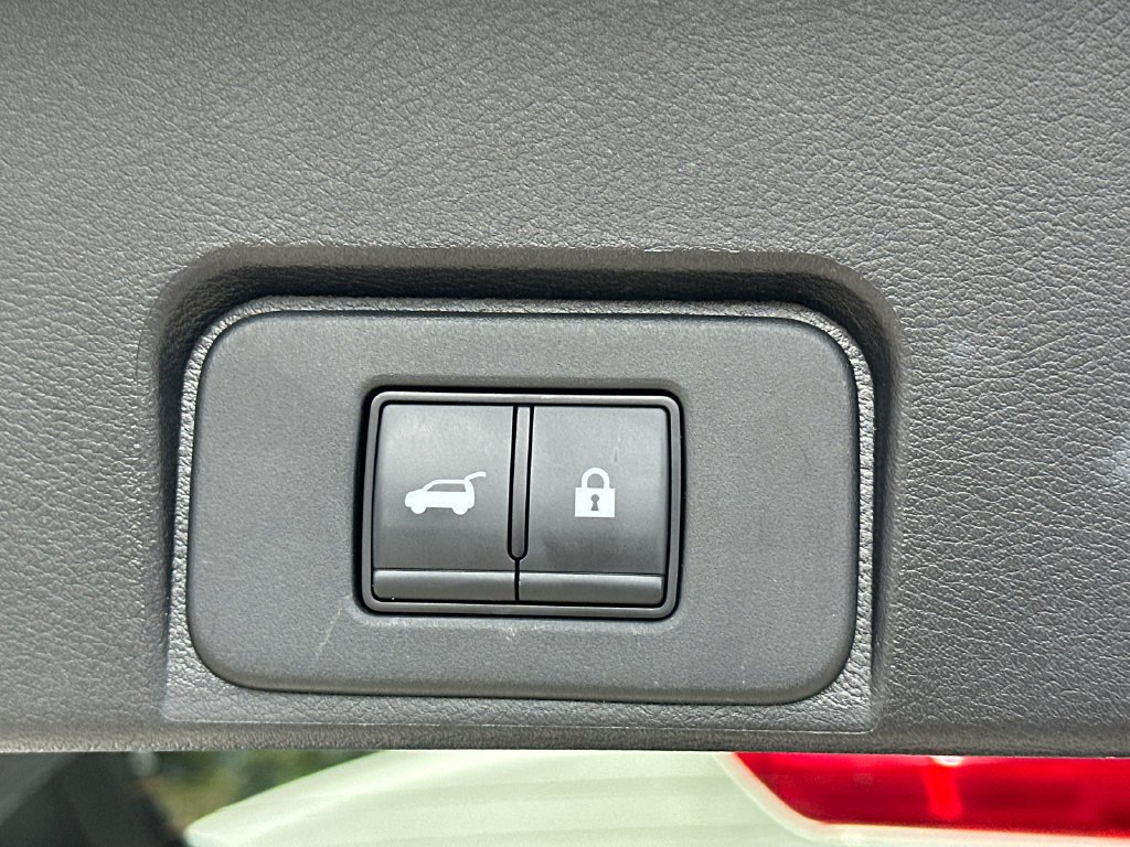 Used 2025 White Nissan SV image 19