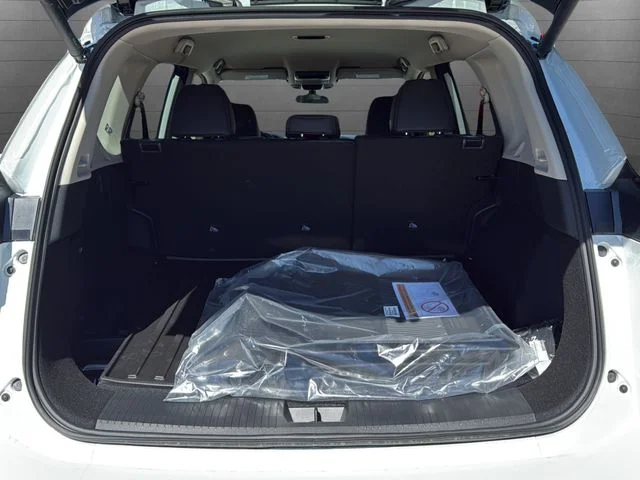 New 2026 Everest White Pearl TriCoat Nissan Rock Creek image 11