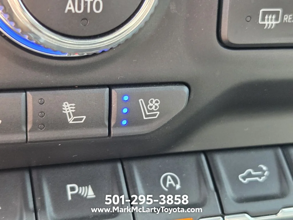 Used 2020 Red GMC SLT image 23