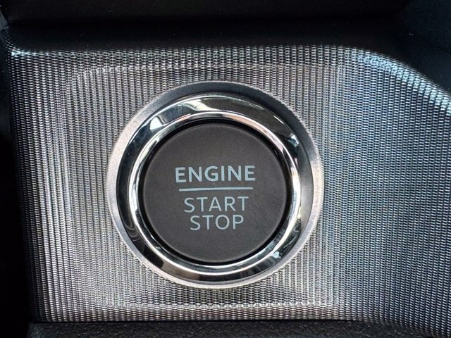 New 2027 Star White Metallic Tri-Coat Ford F-250® Platinum® image 38