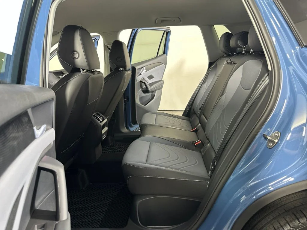 New 2026 Blue Volkswagen 2.0T SE image 19