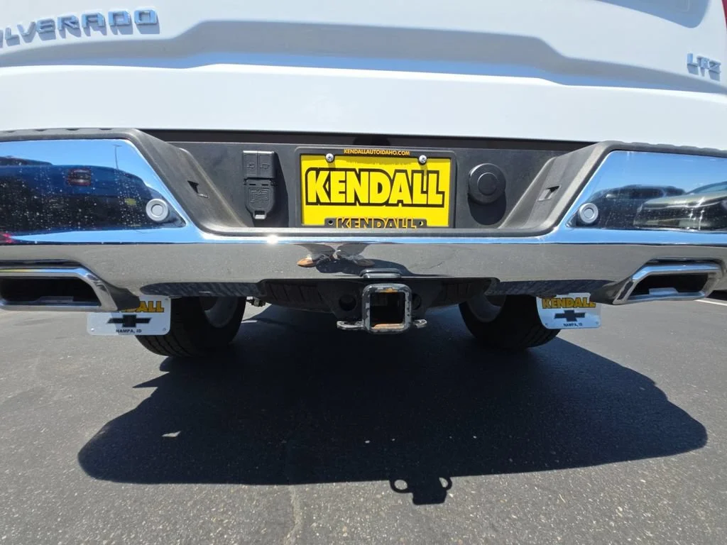Used 2023 Summit White Chevrolet LTZ image 27