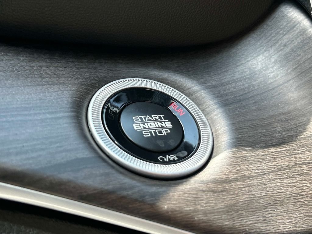 Used 2025 Gray Jeep Limited image 25