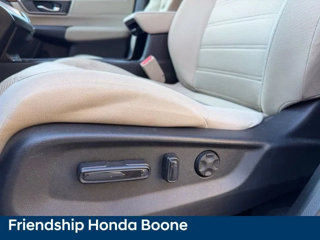 Used 2021 White Honda EX image 17