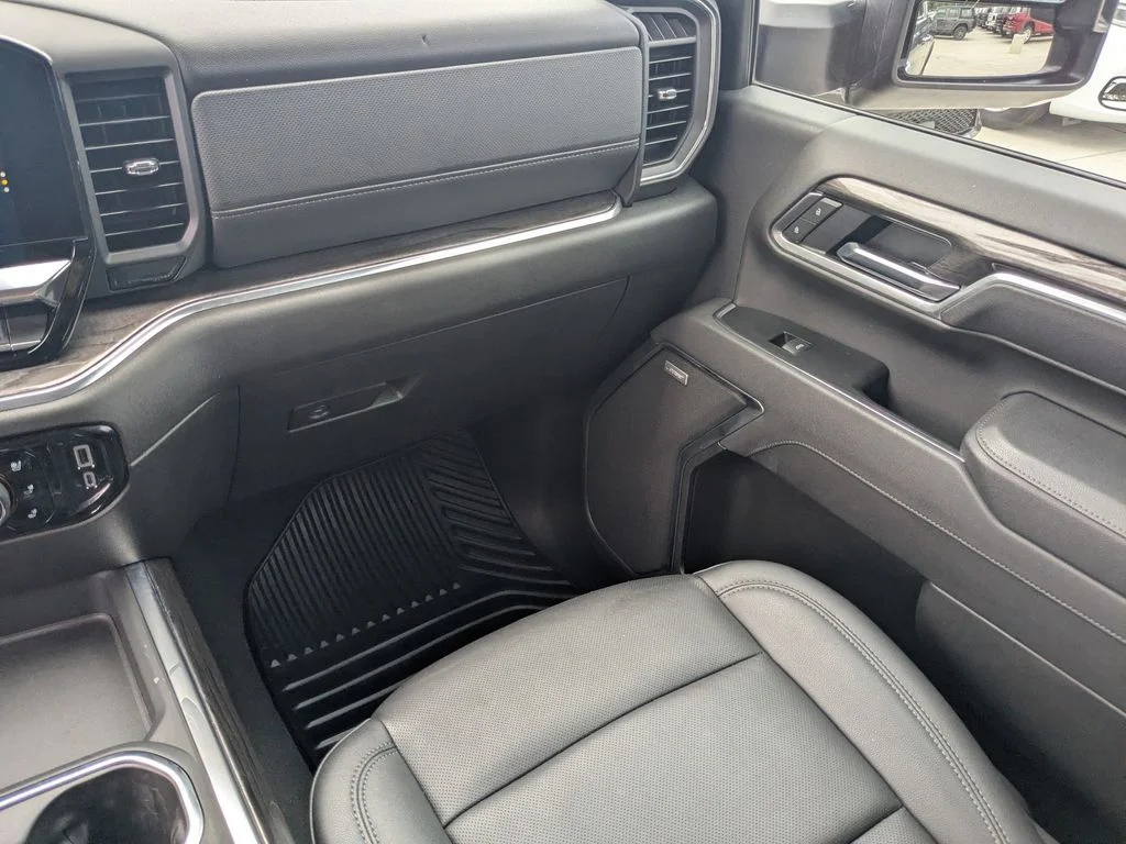 Used 2025 Gray Chevrolet LTZ image 18