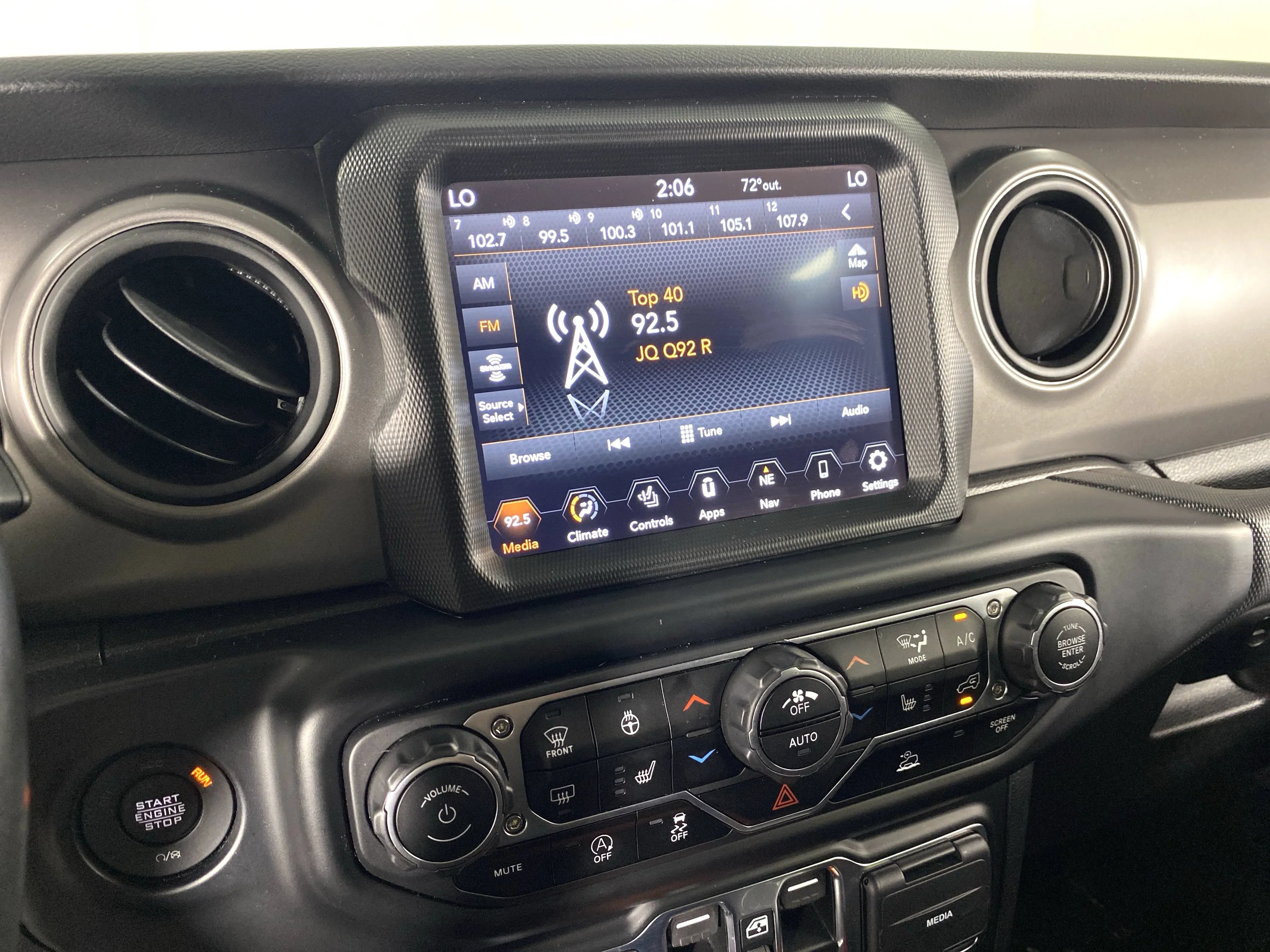 Used 2022 Sting-Gray Clearcoat Jeep  image 29