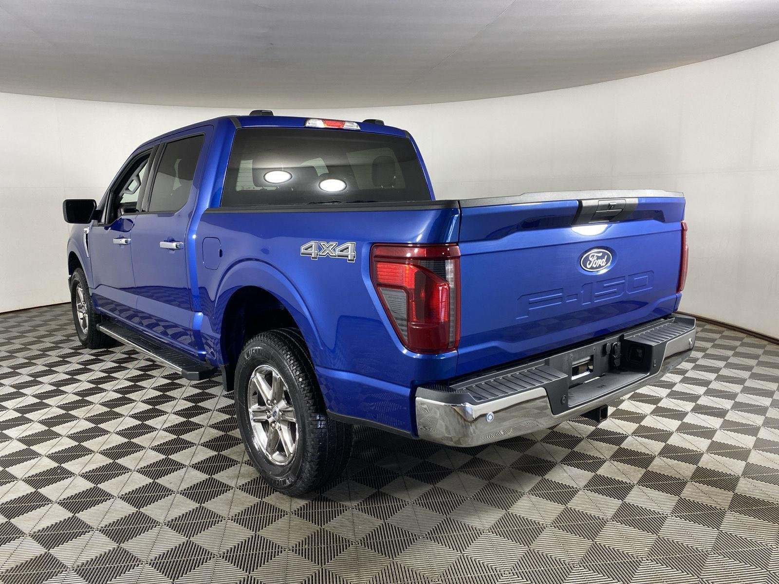 Used 2025 Atlas Blue Ford XLT image 5