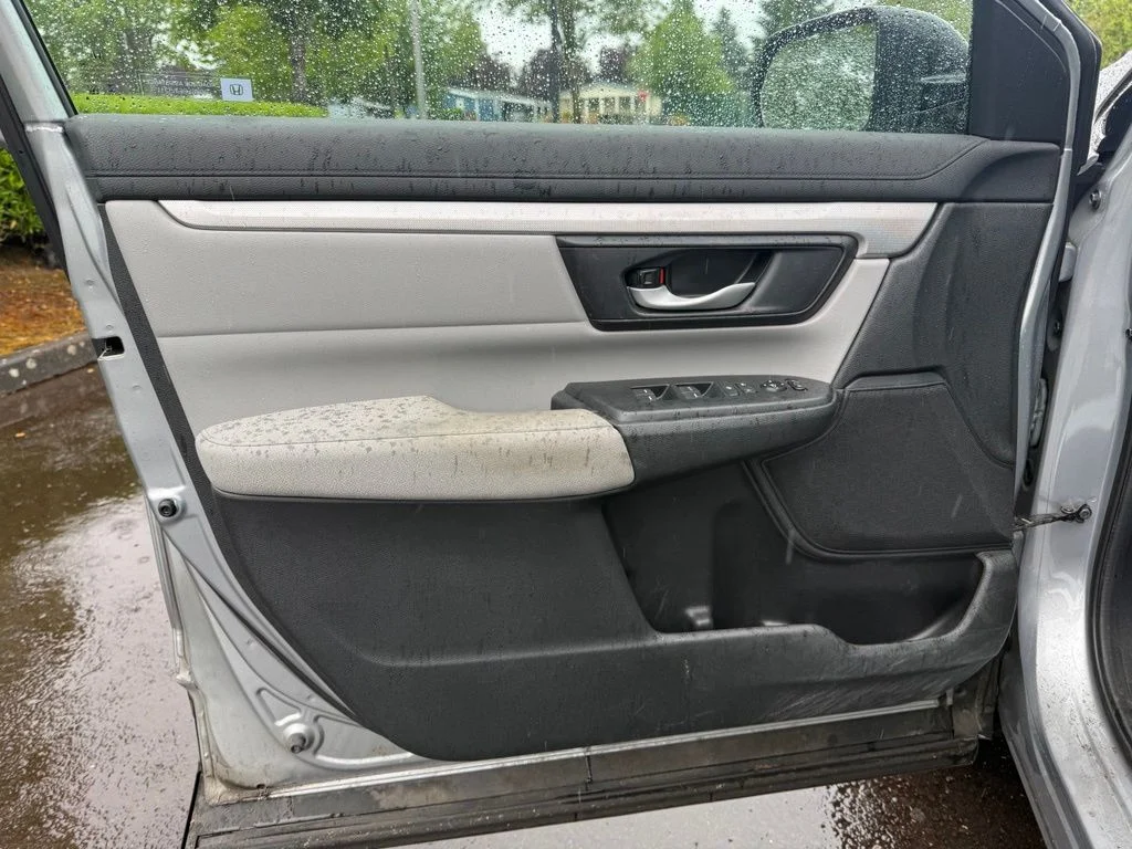 Used 2018 Lunar Silver Metallic Honda LX image 16