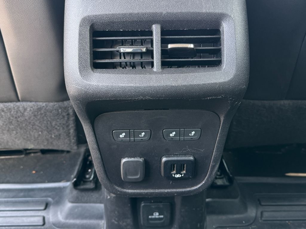 Used 2018 Summit White Chevrolet Premier image 23