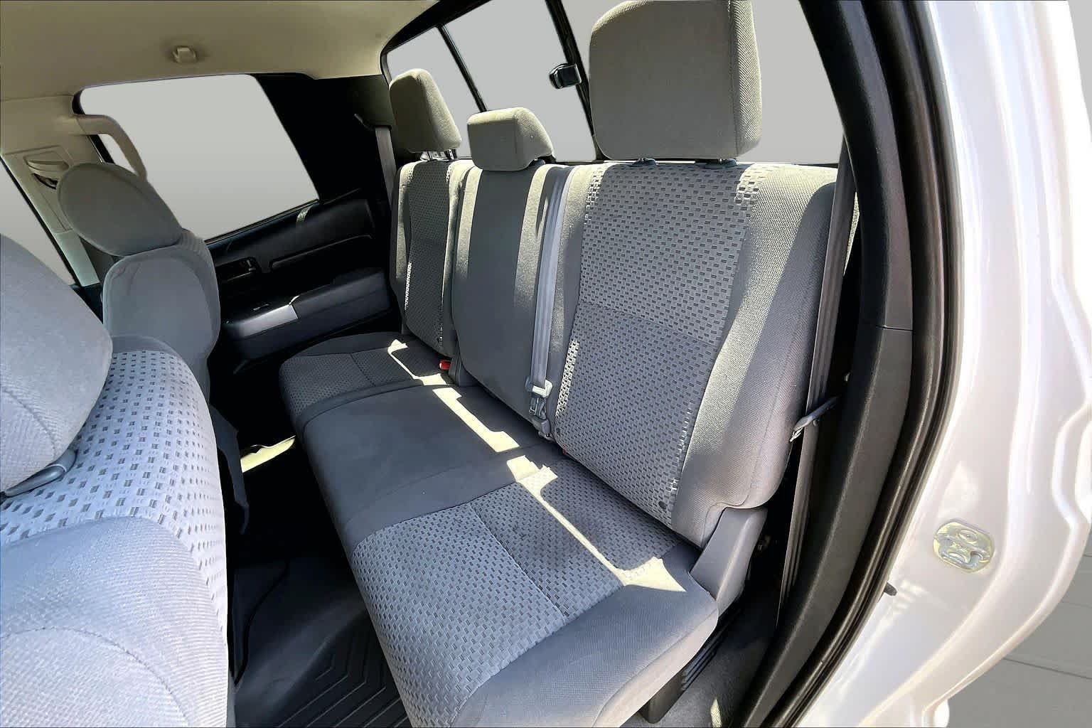 Used 2007 Super White Toyota SR5 image 20