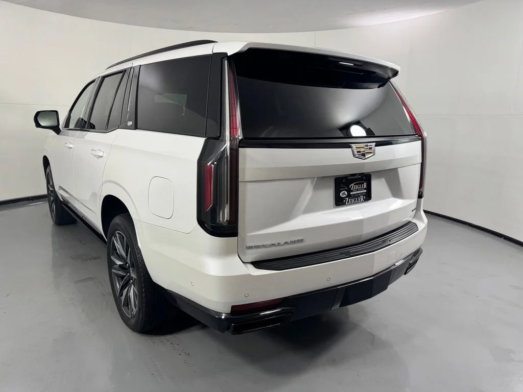 Used 2024 Crystal White Tricoat Cadillac Sport Platinum image 9