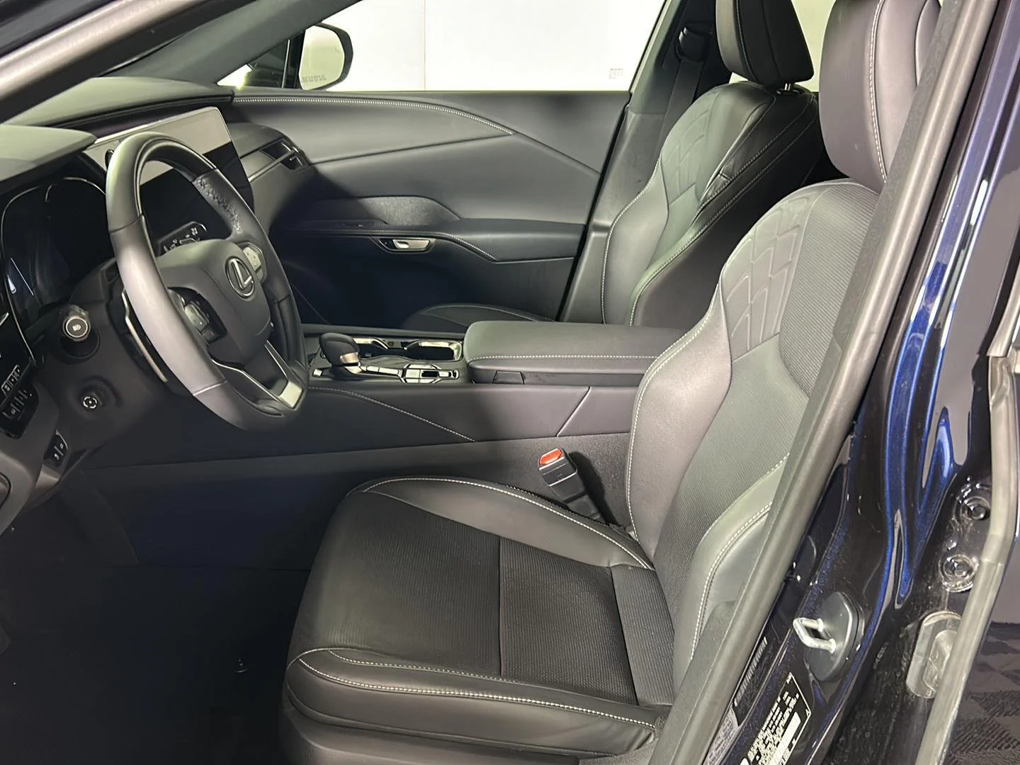Used 2025 Nightfall Mica Lexus RX 350h Premium Plus image 16