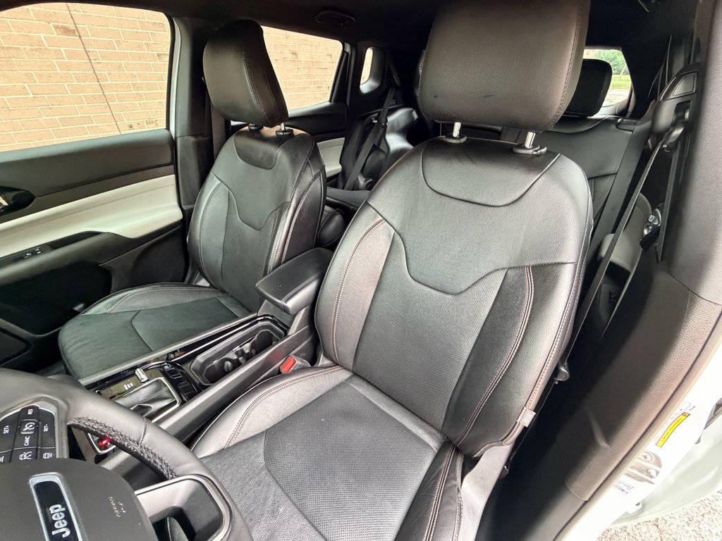 Used 2023 Bright White Clearcoat Jeep Limited image 13