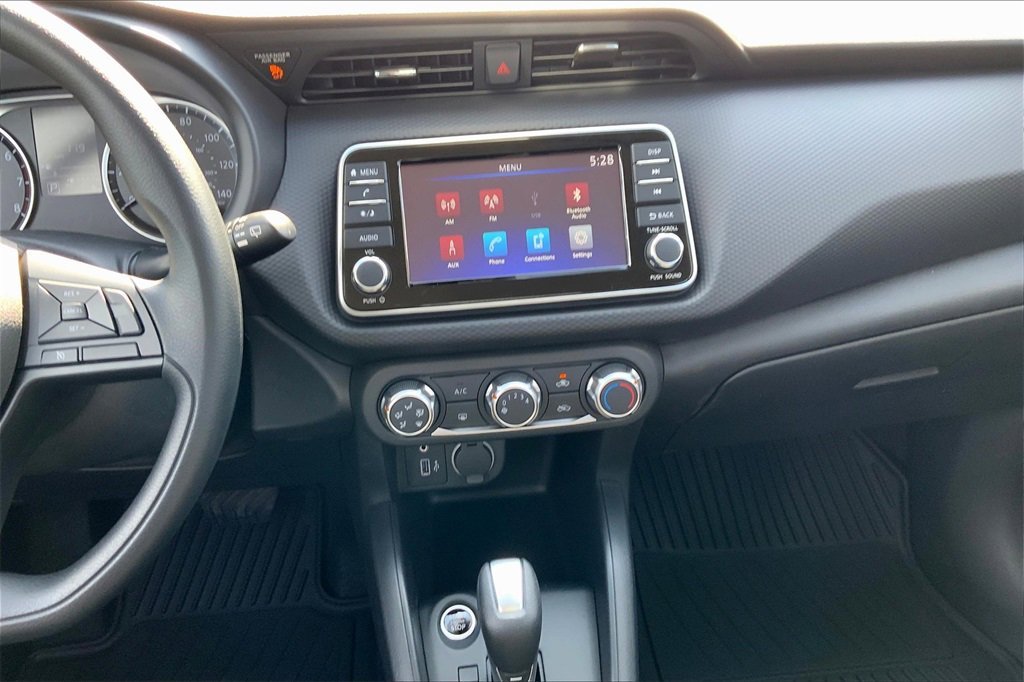 2025 Nissan KICKS PLAY Base - Photo 7