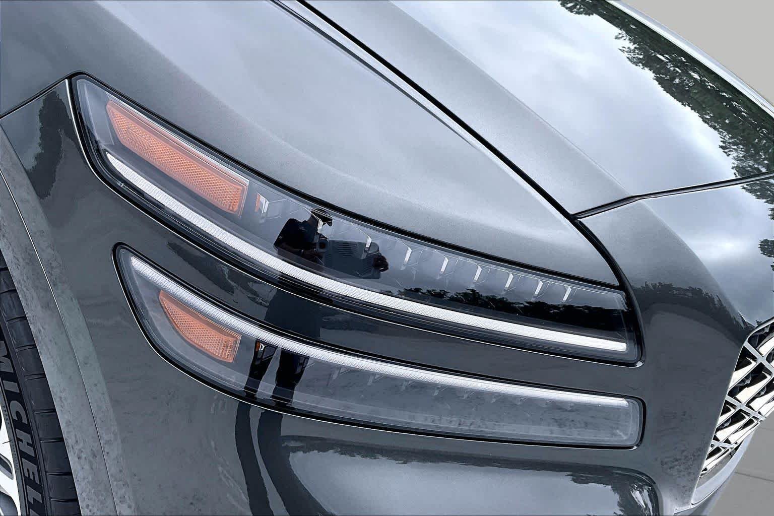 Used 2025 Makalu Gray Genesis 3.5T e-SC image 28
