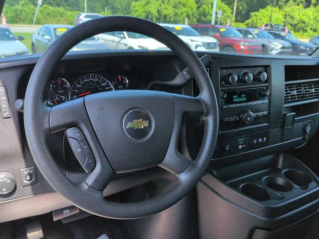 Used 2025 White Chevrolet Work Van image 9