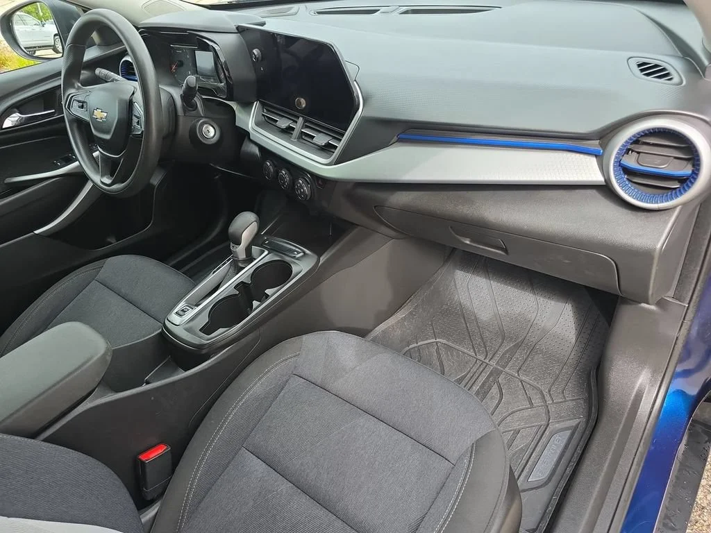 2024 Chevrolet Trax LS - Photo 30
