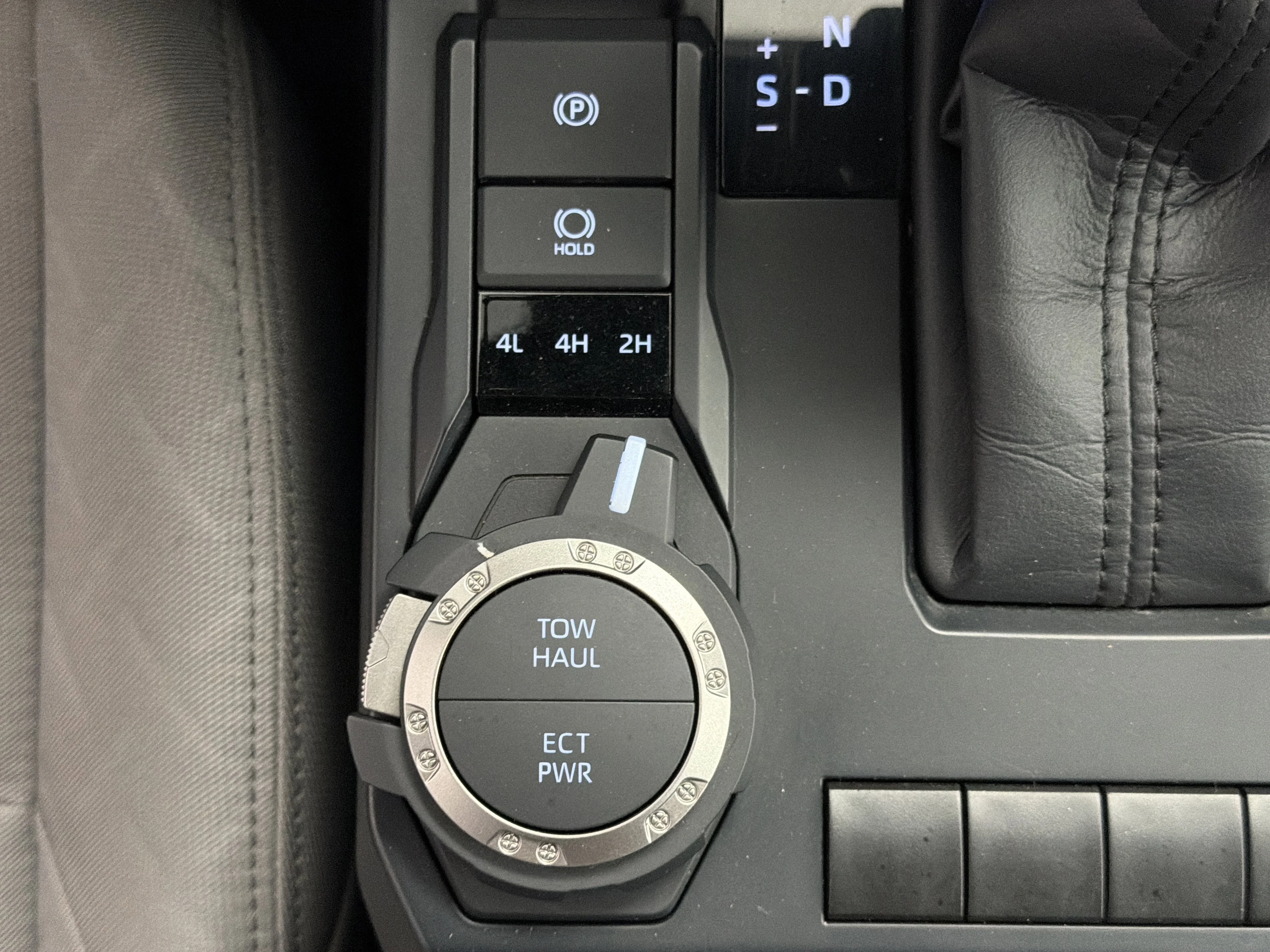 2024 Toyota Tacoma SR5 - Photo 20