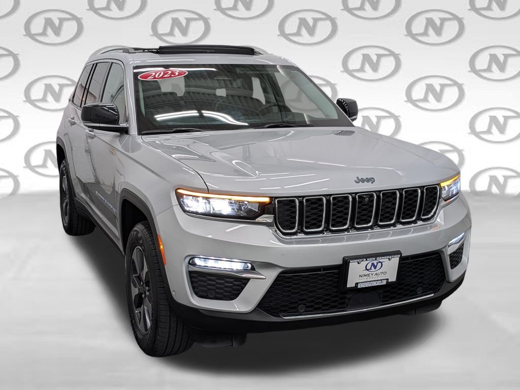 Used 2023 Silver Jeep 4xe image 34