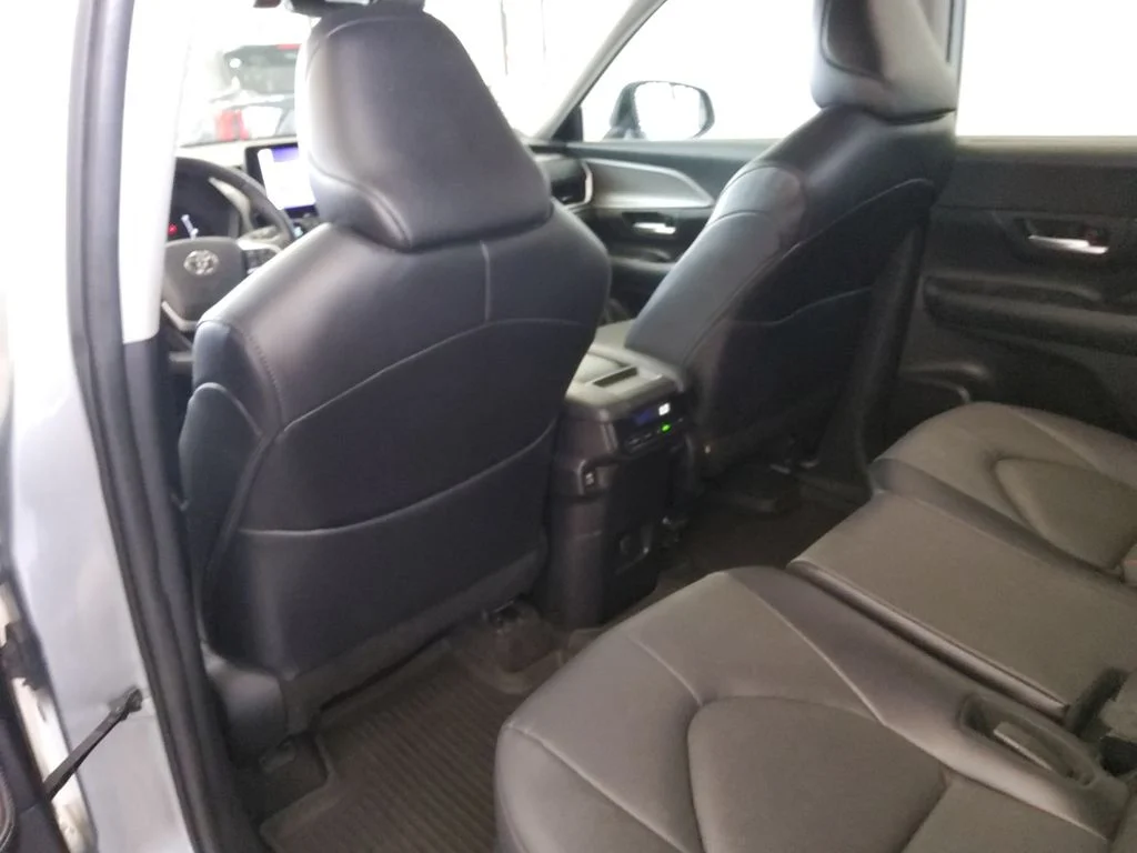 Used 2024 Silver Toyota XLE image 19
