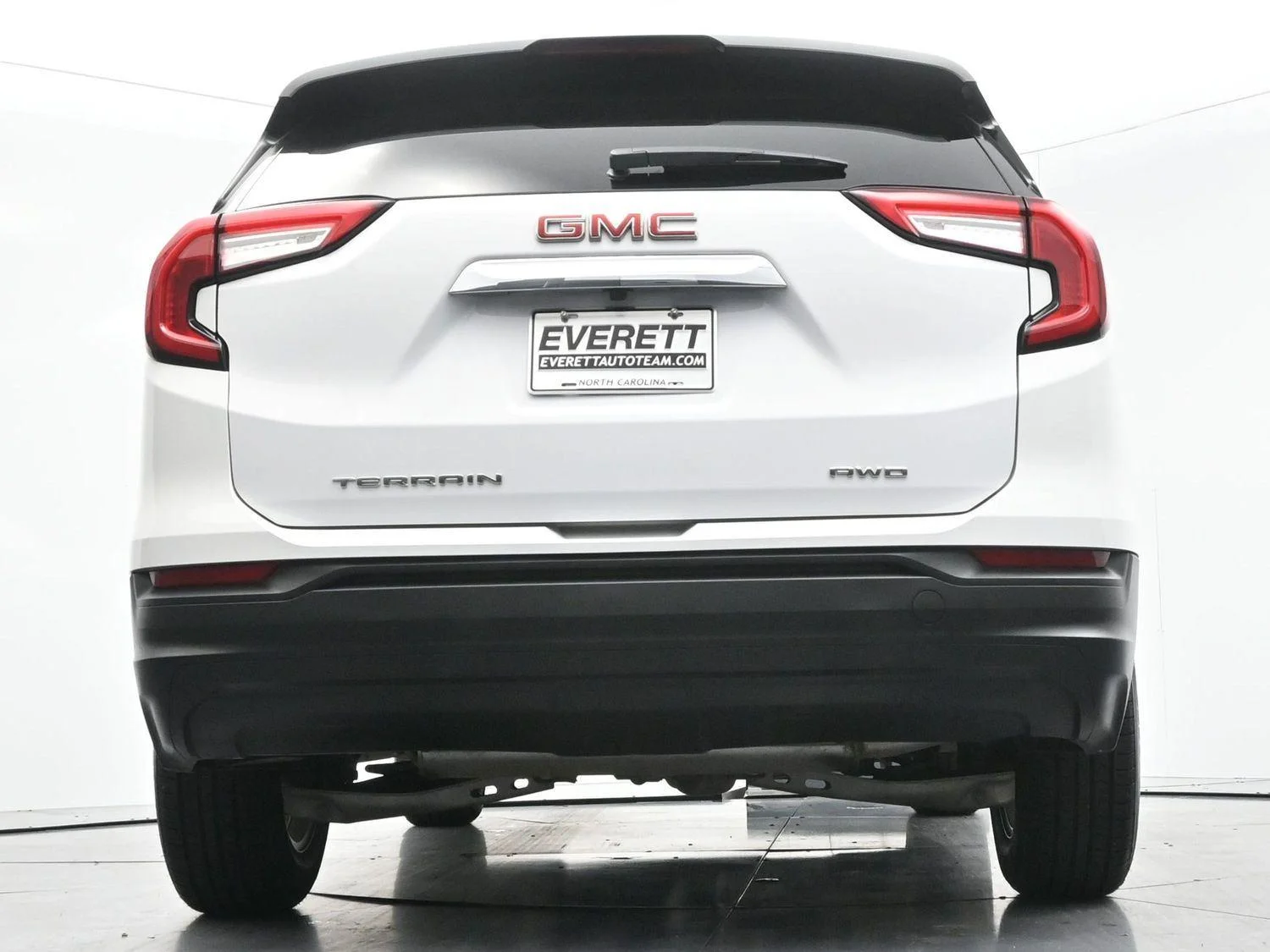 Used 2022 Summit White GMC SLE image 50