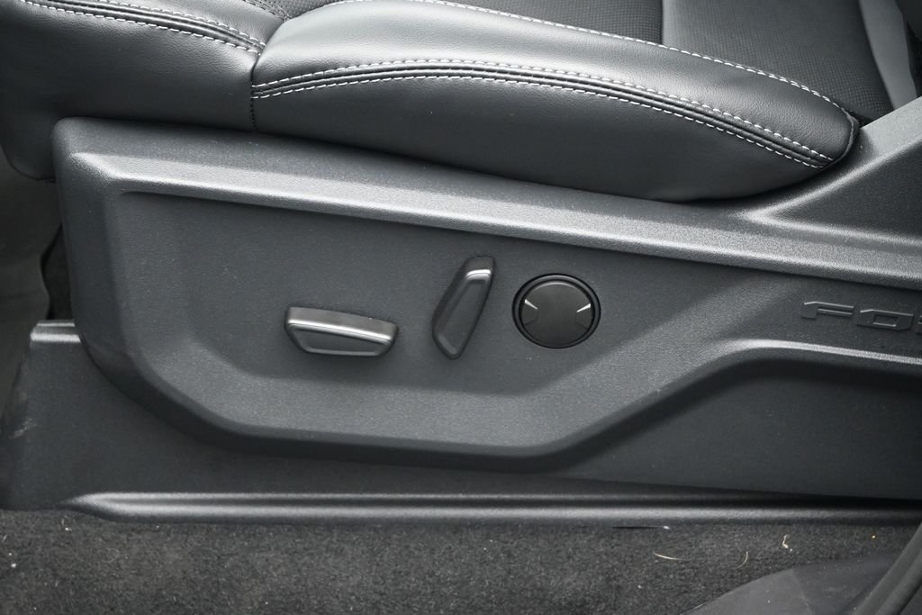 New 2026 Glacier Gray Metallic Tri-Coat Ford Platinum image 9