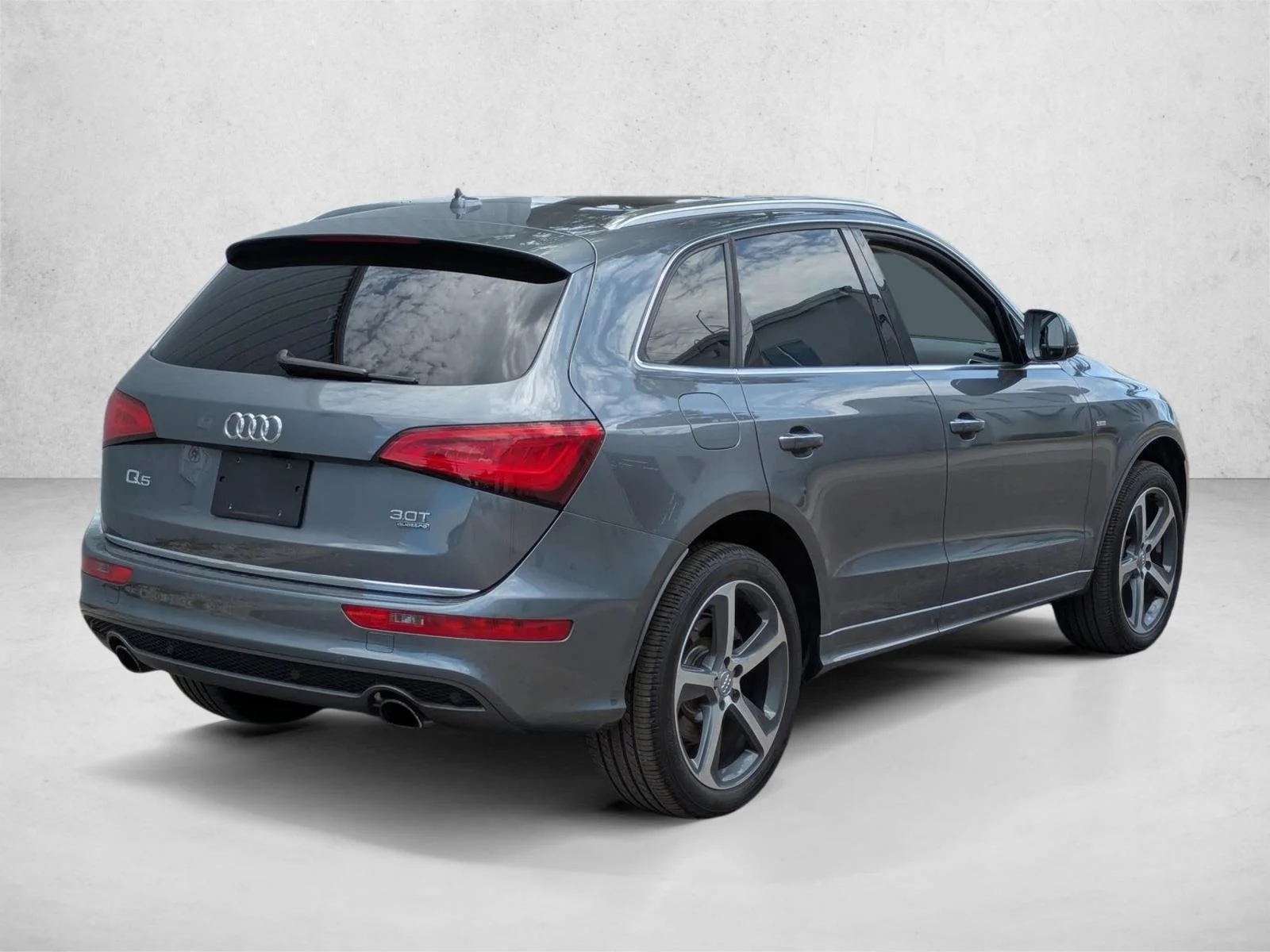 Used 2015 Daytona Gray Pearl Audi Premium Plus image 5