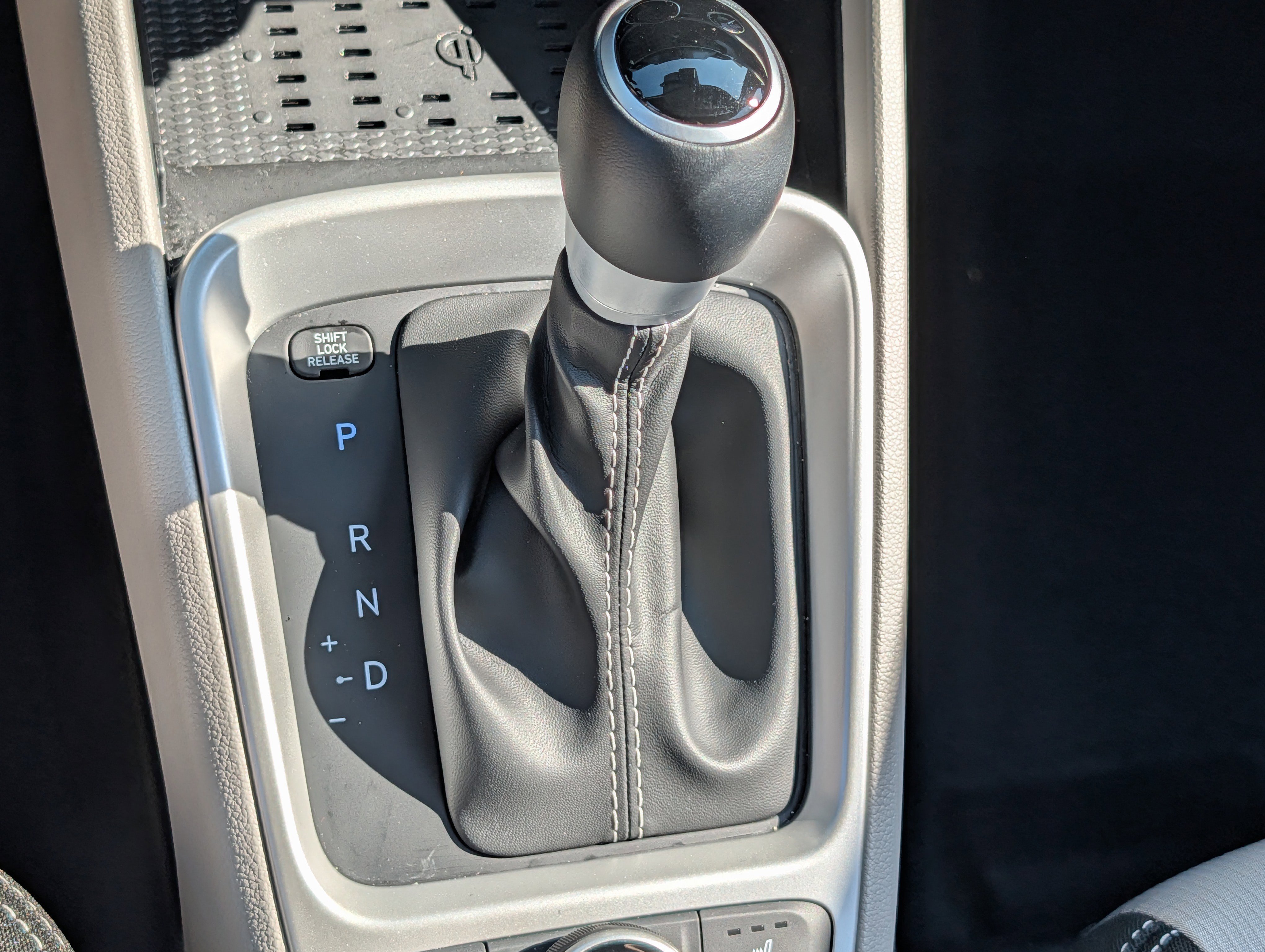 2026 Hyundai Venue SEL - Photo 24