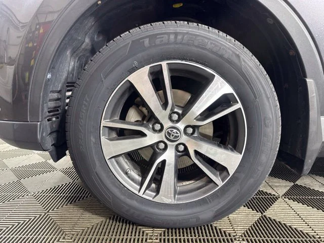 Used 2017 Gray Toyota XLE image 10