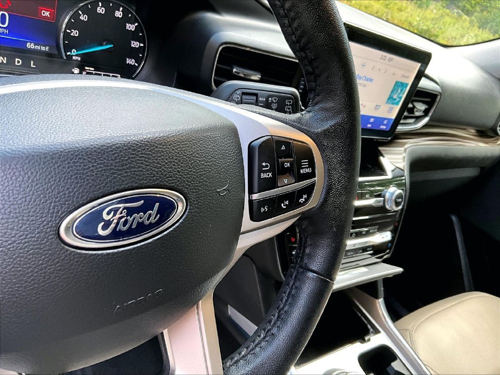 Used 2022 White Ford Limited image 20