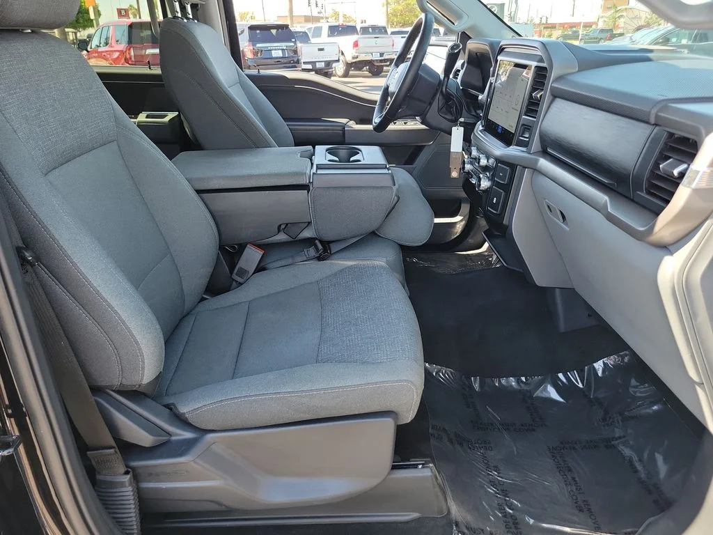 Used 2025 Black Metallic Ford XLT image 18