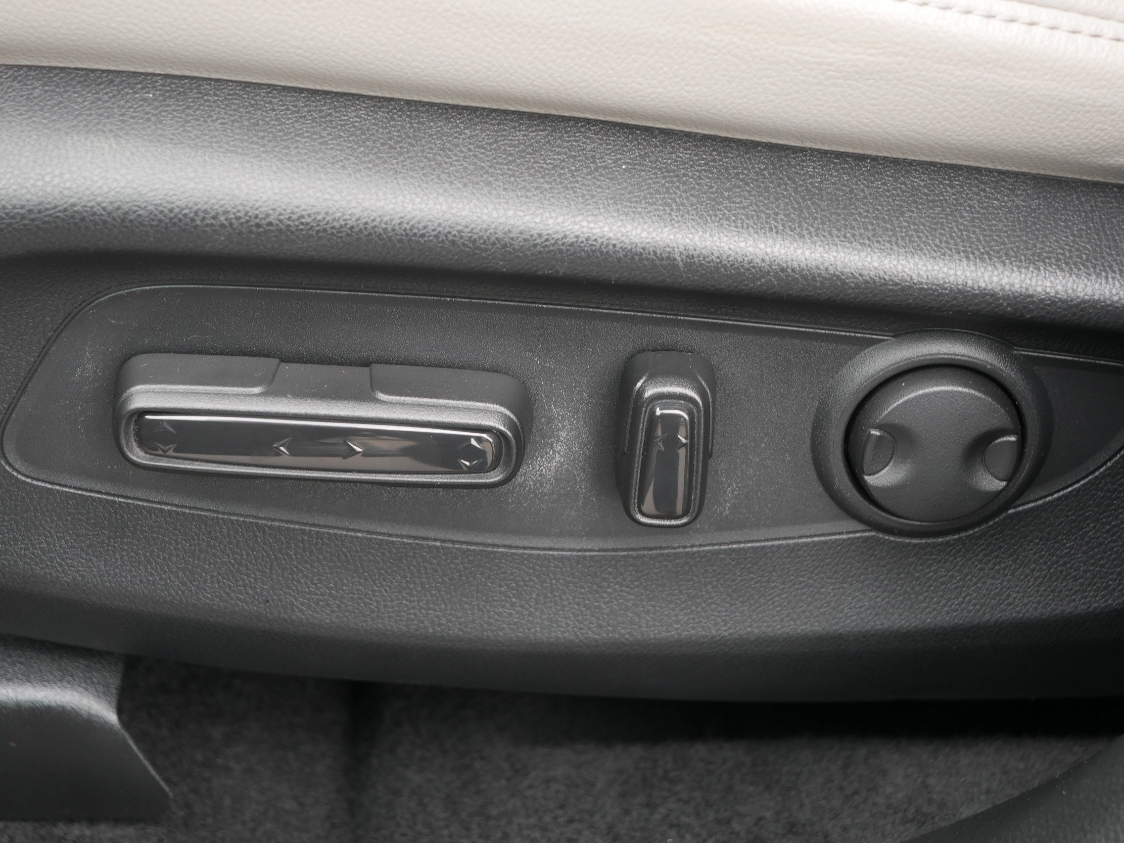 Used 2025 Meteorite Gray Metallic Honda EX-L image 20