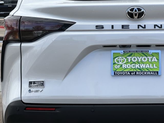 New 2026 Wind Chill Pearl <sup>1</sup> Toyota  XLE image 5