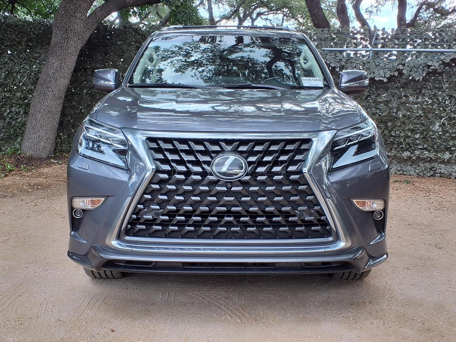 Used 2023  Lexus GX 460 Luxury image 2