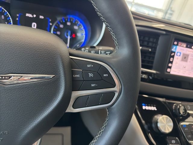 Used 2023 White Chrysler LX image 29
