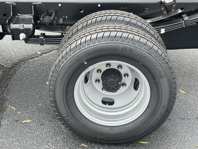 New 2026 Oxford White Ford F-350® XL image 21