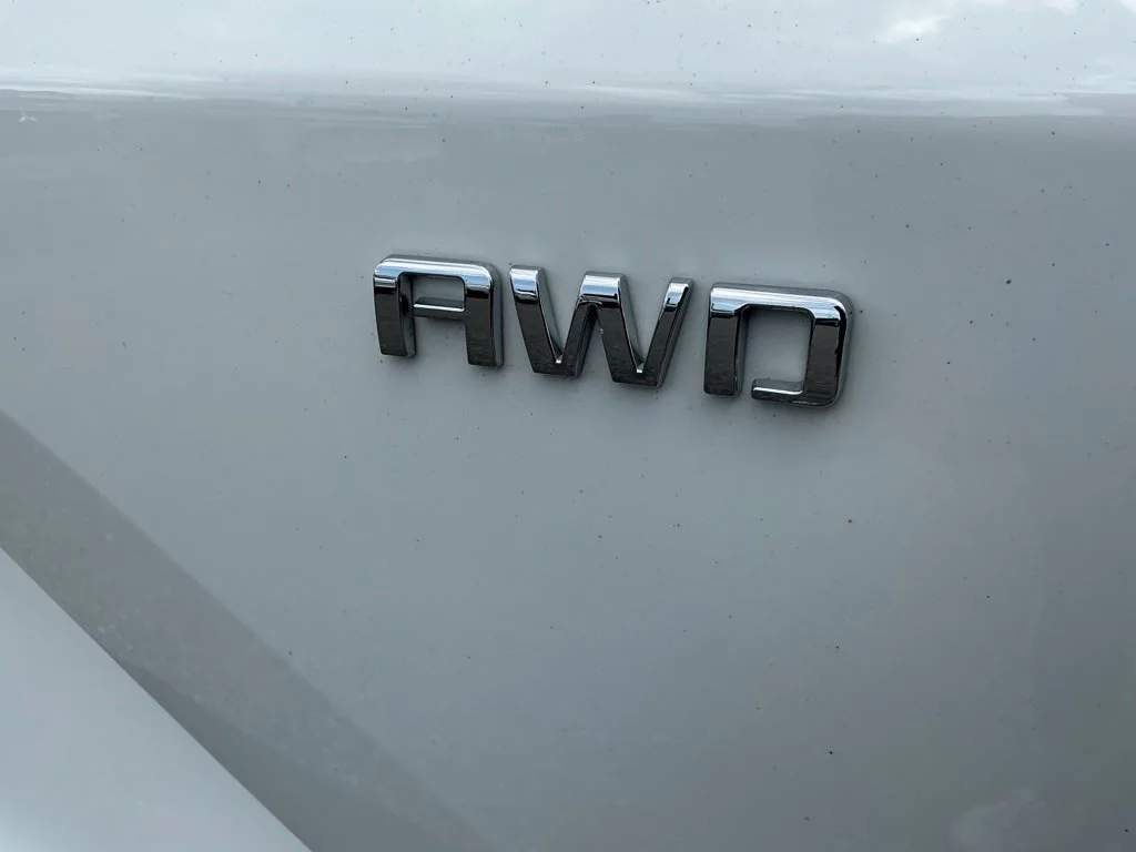 Used 2024 White Chevrolet LT image 26