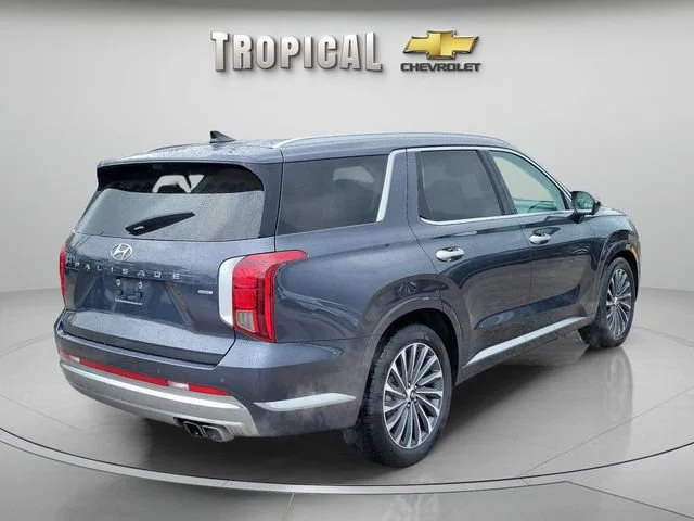 Used 2024 Gray Hyundai Calligraphy image 3
