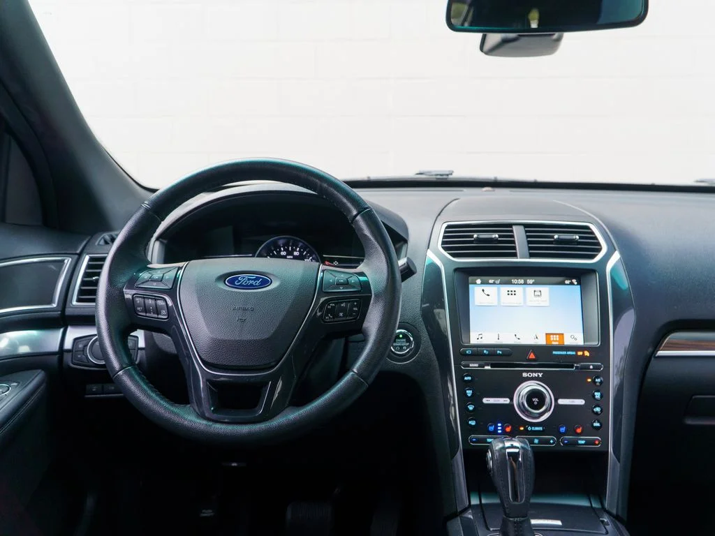 Used 2018 Shadow Black Ford Limited image 23