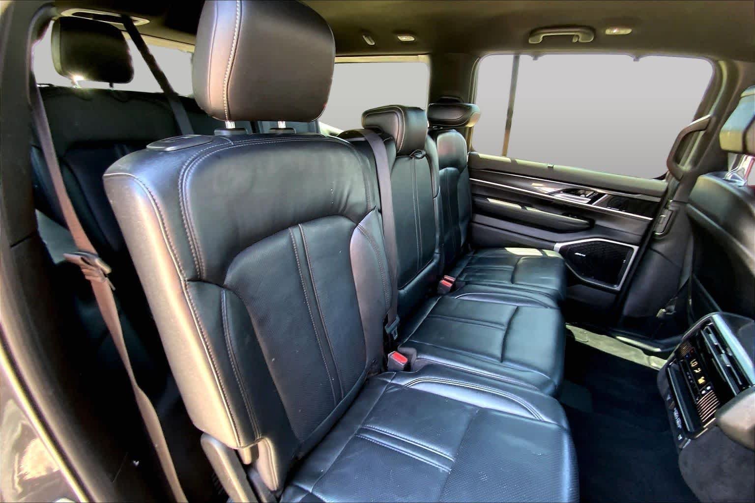 Used 2022 Baltic Gray Metallic Clearcoat Jeep Series I image 18