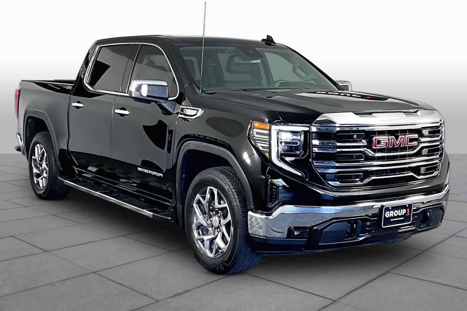 Used 2024 Onyx Black GMC SLT image 3