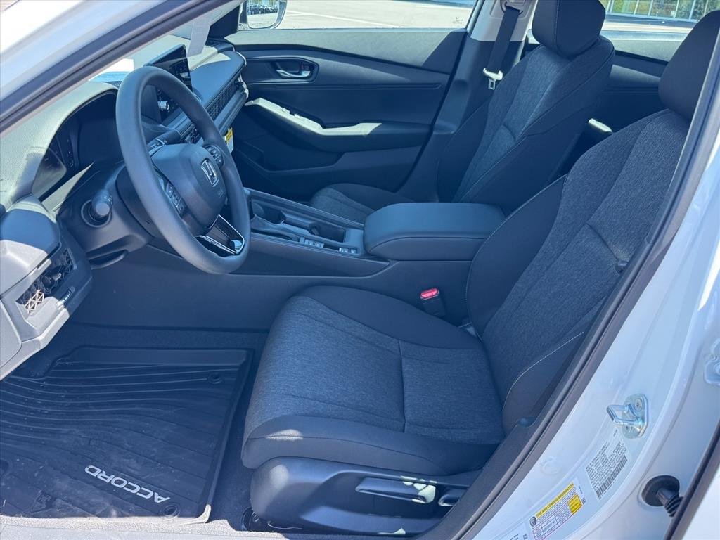 New 2026 Platinum White Pearl Honda LX image 5