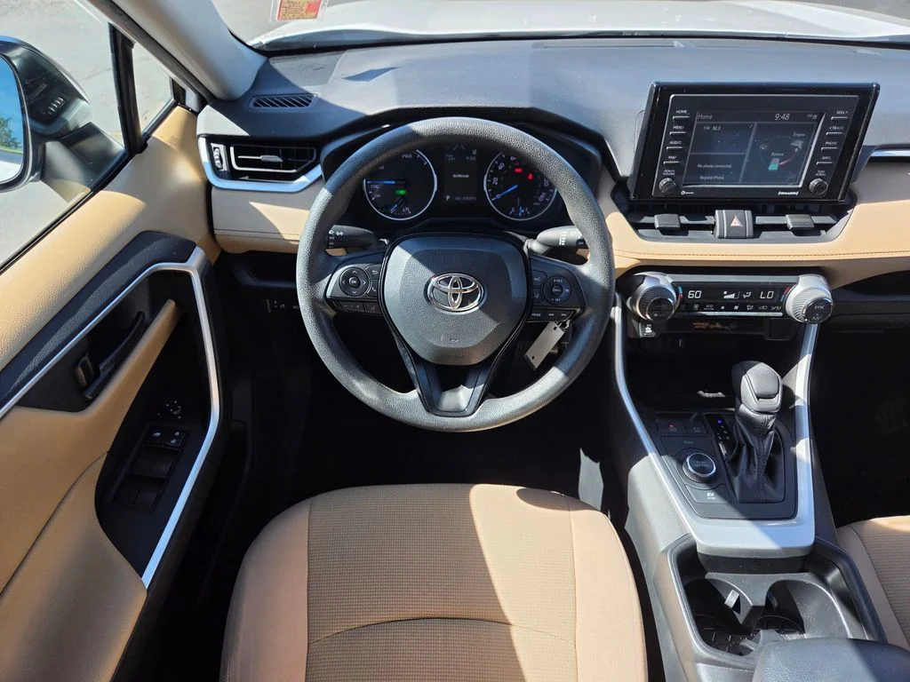Used 2021 White Toyota LE image 22