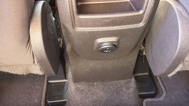 Used 2015 Ingot Silver Ford SE image 7