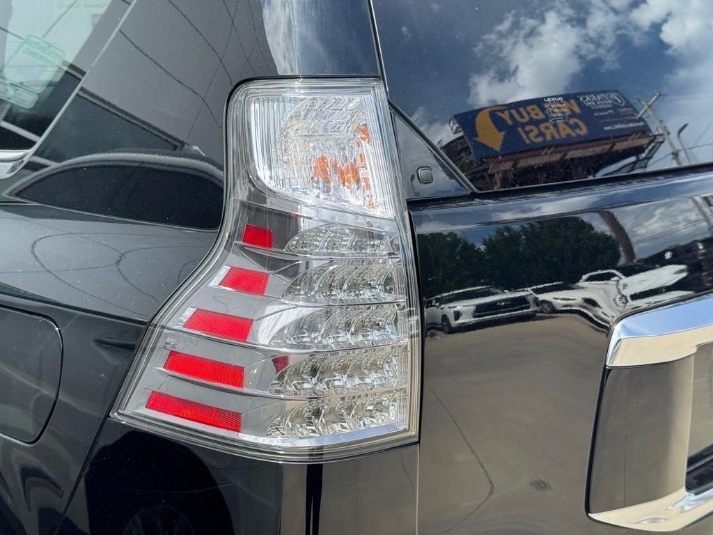 Certified Used 2023 Onyx Black Lexus GX 460 Premium image 18